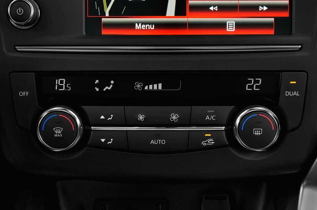 Renault Kadjar (Baujahr 2015) Bose Edition 5 Türen Temperatur und Klimaanlage