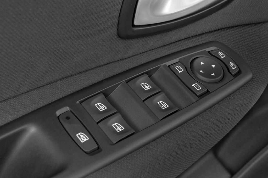 Renault Kangoo (Baujahr 2009) Privilï¿½ge 5 Türen Bedienungselemente Tür