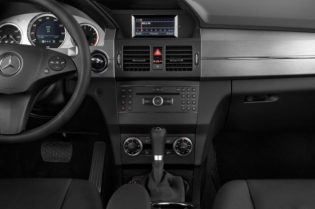 Mercedes GLK (Baujahr 2011) - 5 Türen Mittelkonsole