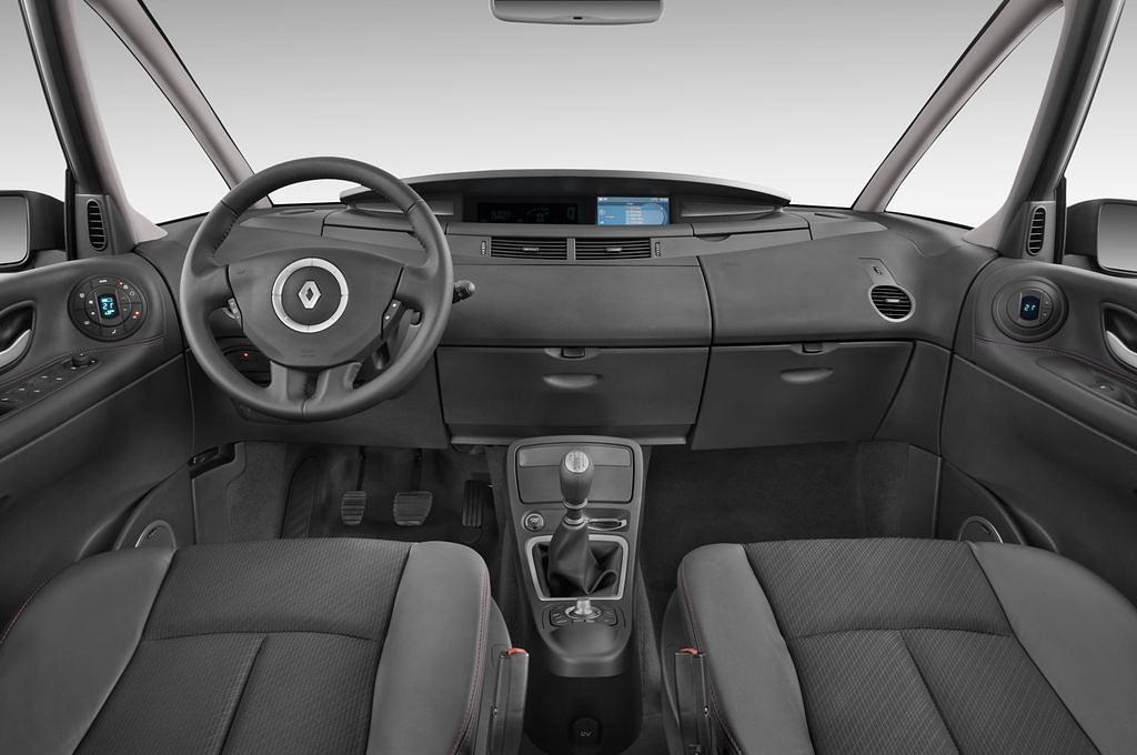 Renault Espace (Baujahr 2010) Alyum 5 Türen Cockpit und Innenraum