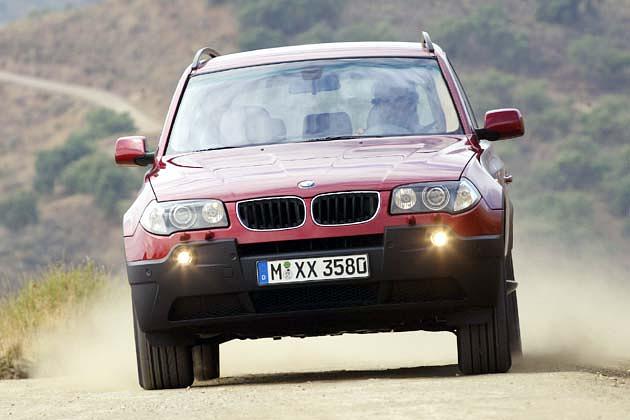 Dank xDrive sicheres Fahrgefühl auf Schotterpisten