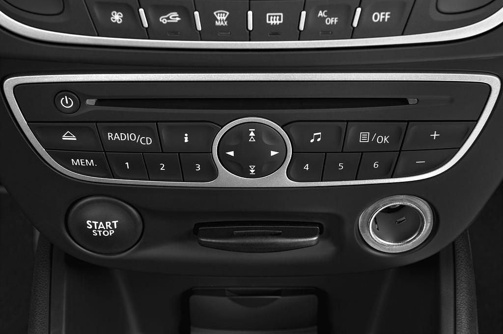 Renault Fluence (Baujahr 2011) Dynamique 4 Türen Radio und Infotainmentsystem