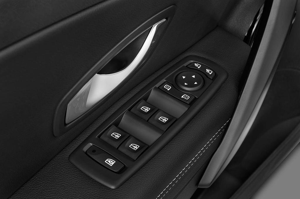 Renault Megane (Baujahr 2014) BOSE Edition 5 Türen Bedienungselemente Tür