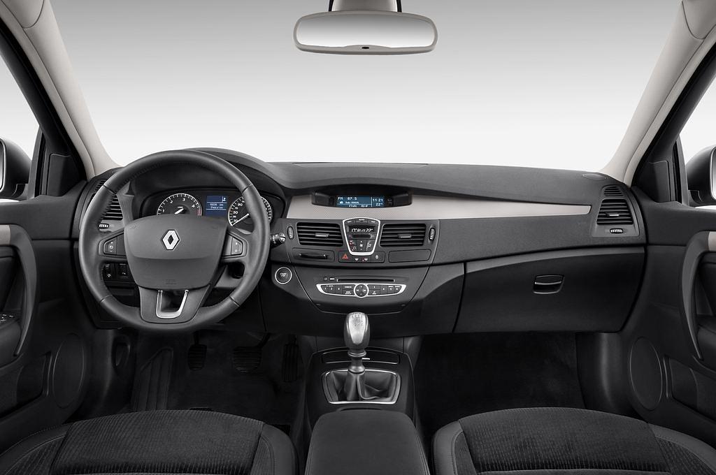 Renault Laguna (Baujahr 2010) Privilï¿½ge 5 Türen Cockpit und Innenraum