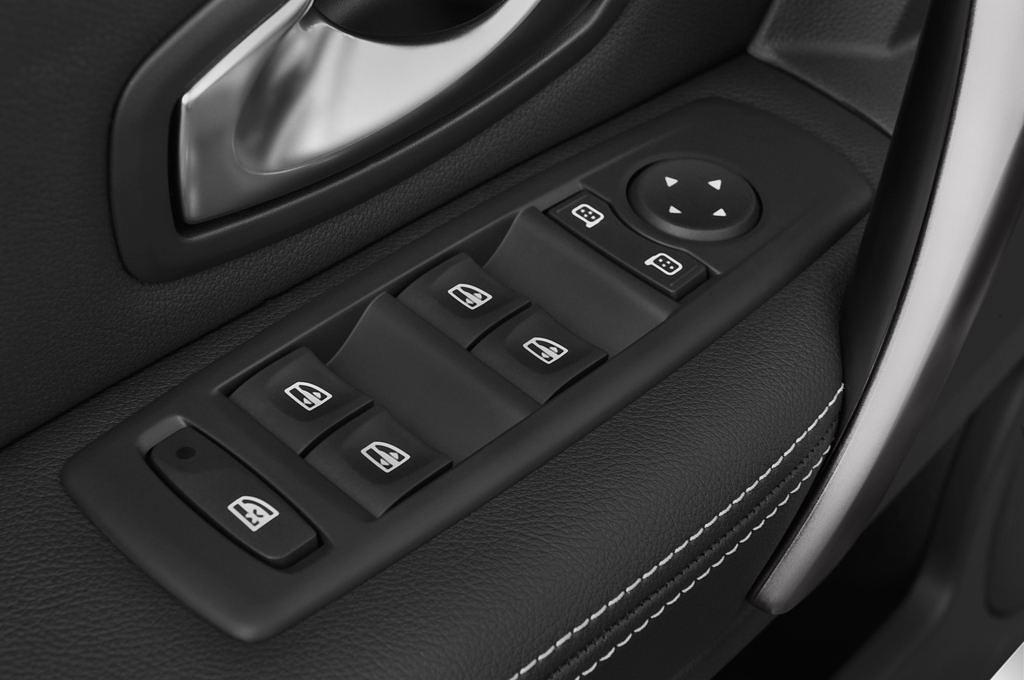 Renault Laguna (Baujahr 2012) Expression 5 Türen Bedienungselemente Tür