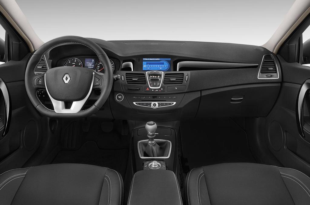 Renault Laguna (Baujahr 2012) Bose Edition 5 Türen Cockpit und Innenraum
