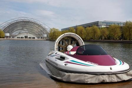 Zum ersten Mal auf der AMI: Mit dem Hovercraft über den Mwessesee