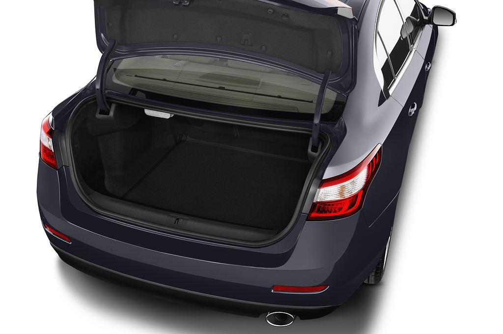 Renault Latitude (Baujahr 2011) Initiale 4 Türen Kofferraum