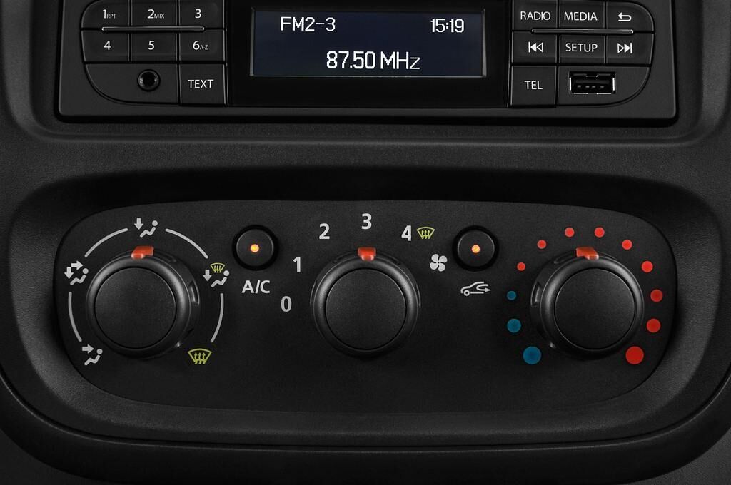 Renault Trafic (Baujahr 2014) Expression 5 Türen Temperatur und Klimaanlage