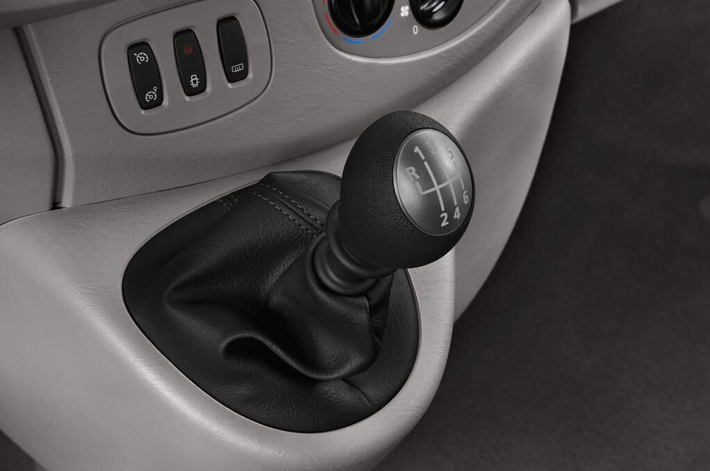 Renault Trafic (Baujahr 2012) Black Edition 5 Türen Schalthebel