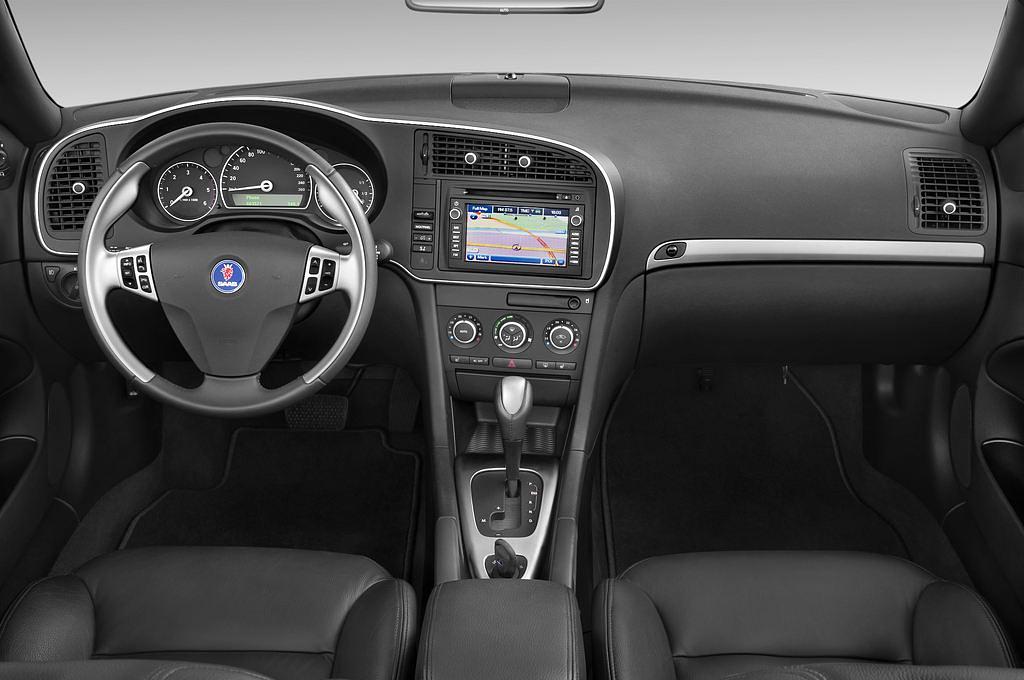 Saab 93 (Baujahr 2010) Vector 2 Türen Cockpit und Innenraum