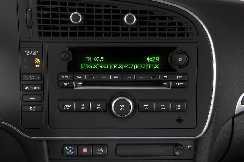 Saab 9-3 Sport Sedan (Baujahr 2010) Aero 4 Türen Radio und Infotainmentsystem