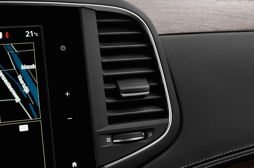 Renault Talisman Grandtour (Baujahr 2016) Initiale Paris 5 Türen Lüftung
