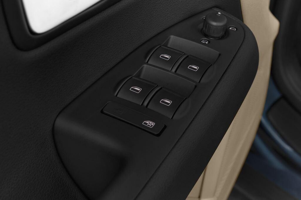 SEAT Exeo (Baujahr 2011) Style 5 Türen Bedienungselemente Tür