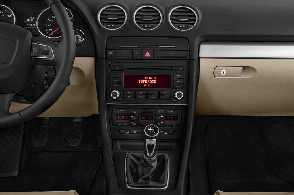 SEAT Exeo (Baujahr 2011) Style 5 Türen Mittelkonsole