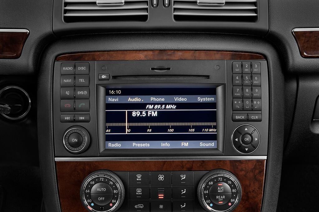 Mercedes R-Class (Baujahr 2011) R350 5 Türen Radio und Infotainmentsystem