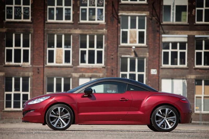 Der Peugeot RCZ wurde aufgefrischt.