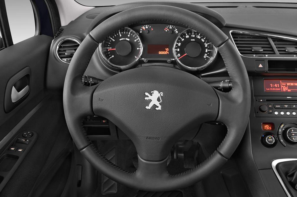 Peugeot 3008 (Baujahr 2010) Platinum 5 Türen Lenkrad