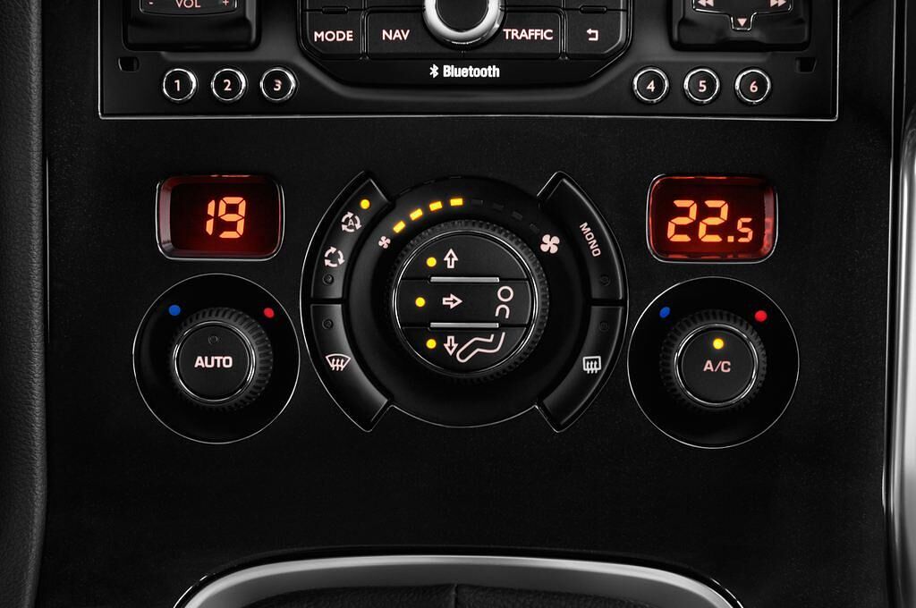 Peugeot 3008 (Baujahr 2014) Allure 5 Türen Temperatur und Klimaanlage