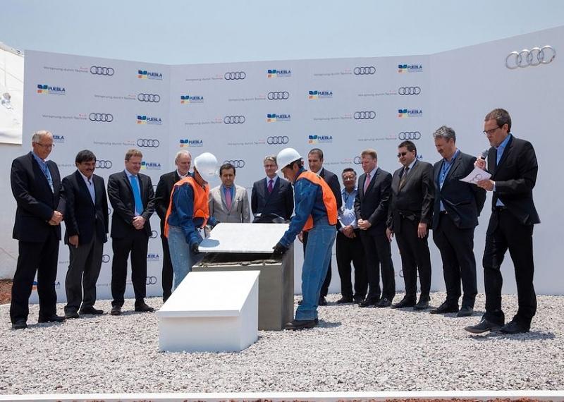 Edmund Duckwitz, Deutscher Botschafter in Mexiko, Mariano González Zarur, Gouverneur von Tlaxcala, Bernd Martens, Vorstand Beschaffung Audi, Frank Dreves, Vorstand