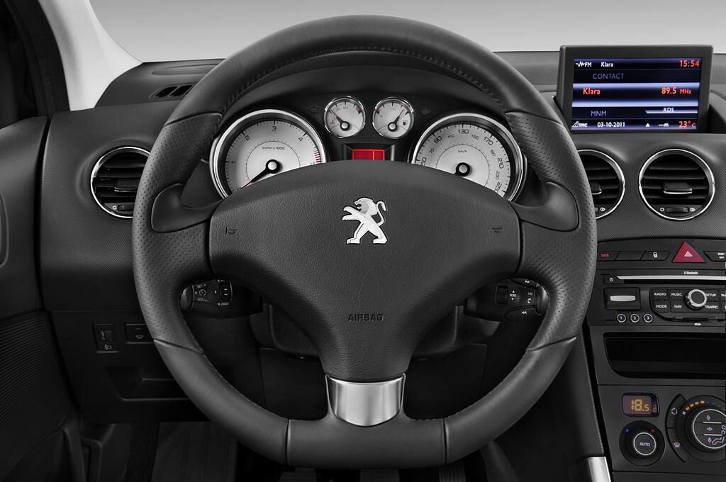 Peugeot 308 (Baujahr 2011) Allure 5 Türen Lenkrad