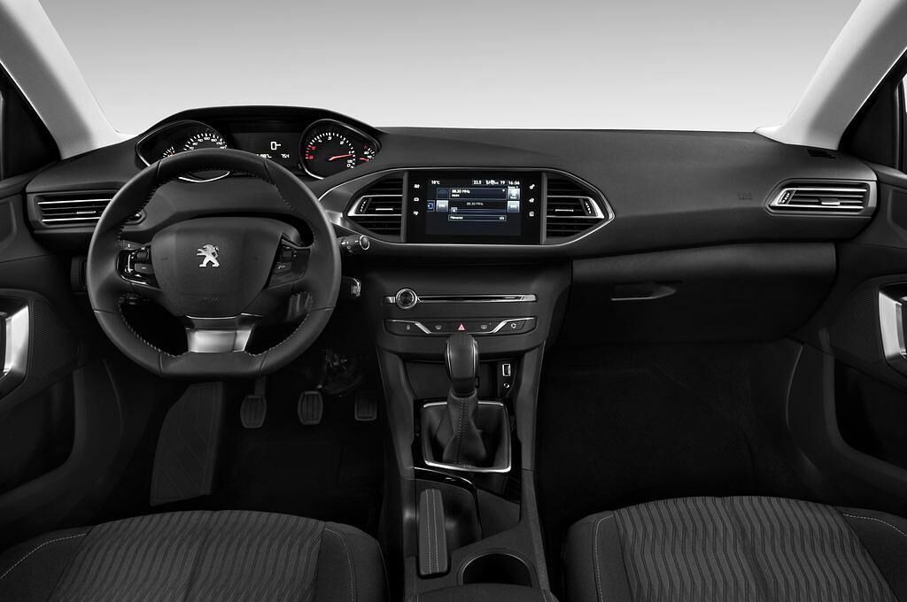Peugeot 308 (Baujahr 2013) Active 5 Türen Cockpit und Innenraum