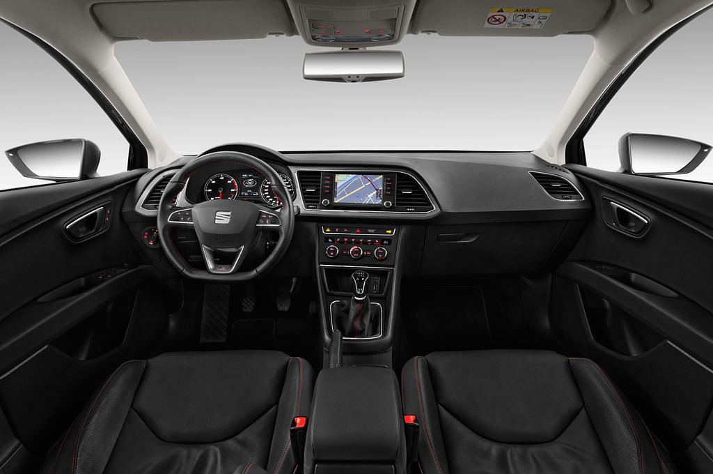 SEAT Ibiza ST (Baujahr 2017) FR 5 Türen Cockpit und Innenraum