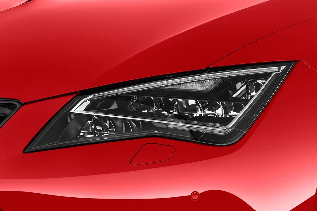 SEAT Leon (Baujahr 2016) CUPRA 290 5 Türen Scheinwerfer
