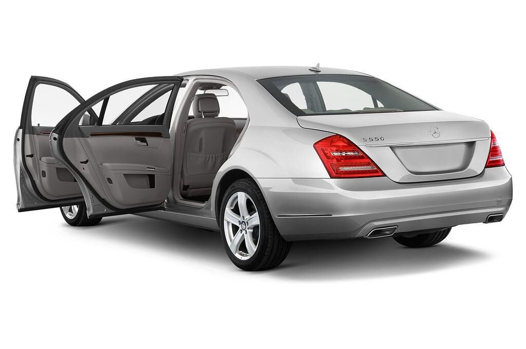 Mercedes S-Class (Baujahr 2010) - 4 Türen Tür geöffnet