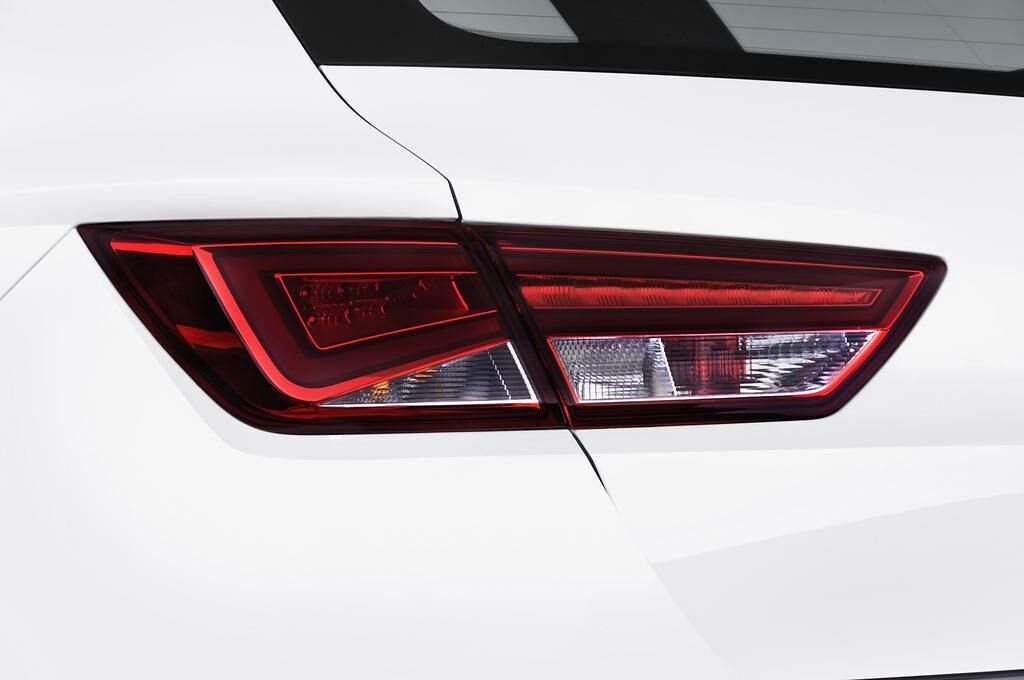 SEAT Leon (Baujahr 2014) Reference 5 Türen Rücklicht
