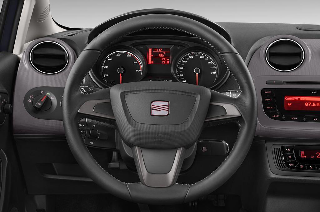 SEAT Ibiza ST (Baujahr 2013) Style 5 Türen Lenkrad