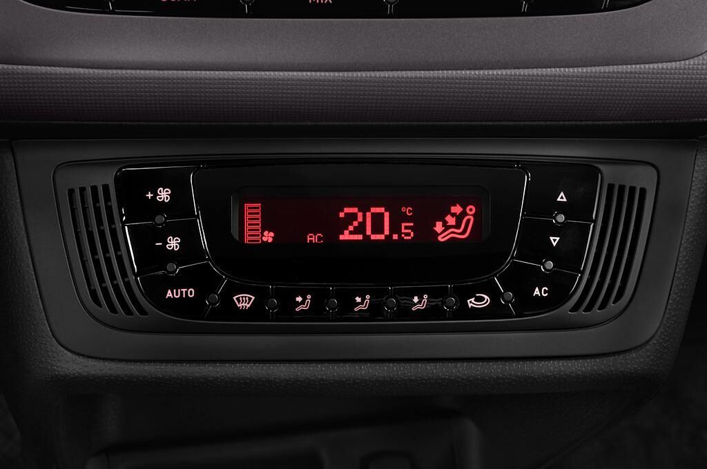 SEAT Ibiza ST (Baujahr 2013) Style 5 Türen Temperatur und Klimaanlage