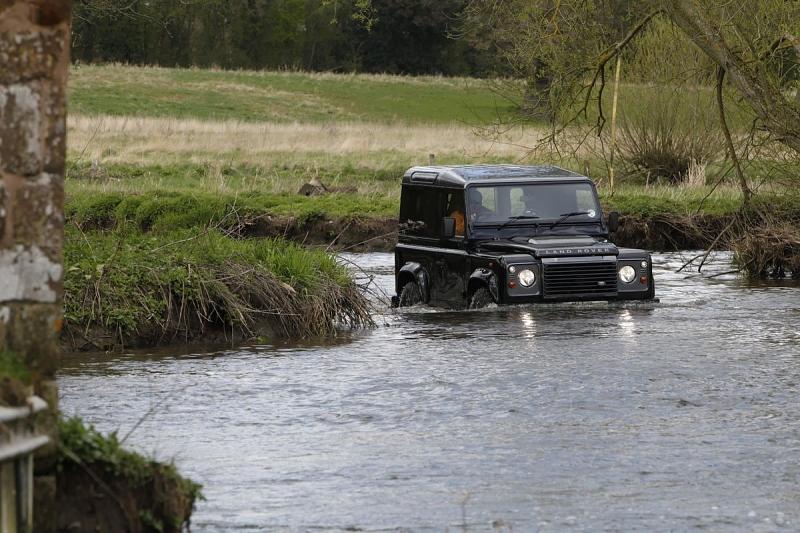 Land Rover Defender LXV 3