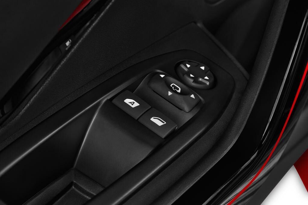 Peugeot 208 (Baujahr 2015) GTI 3 Türen Bedienungselemente Tür