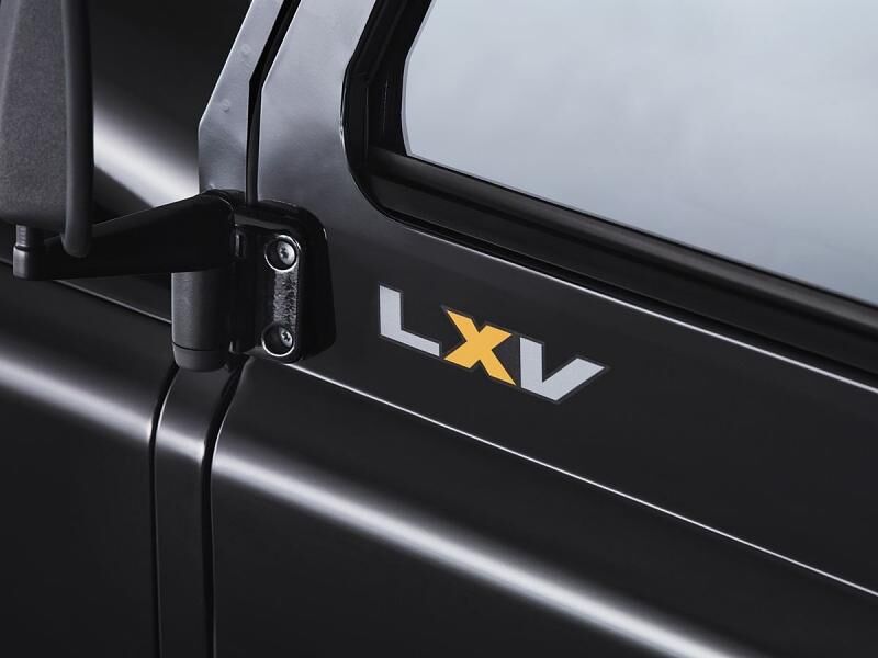 Land Rover Defender LXV 3