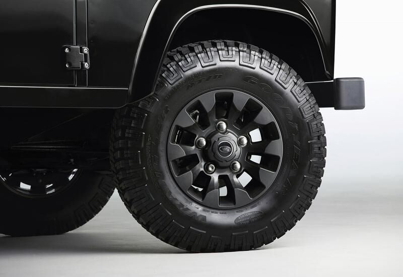 Land Rover Defender LXV 3