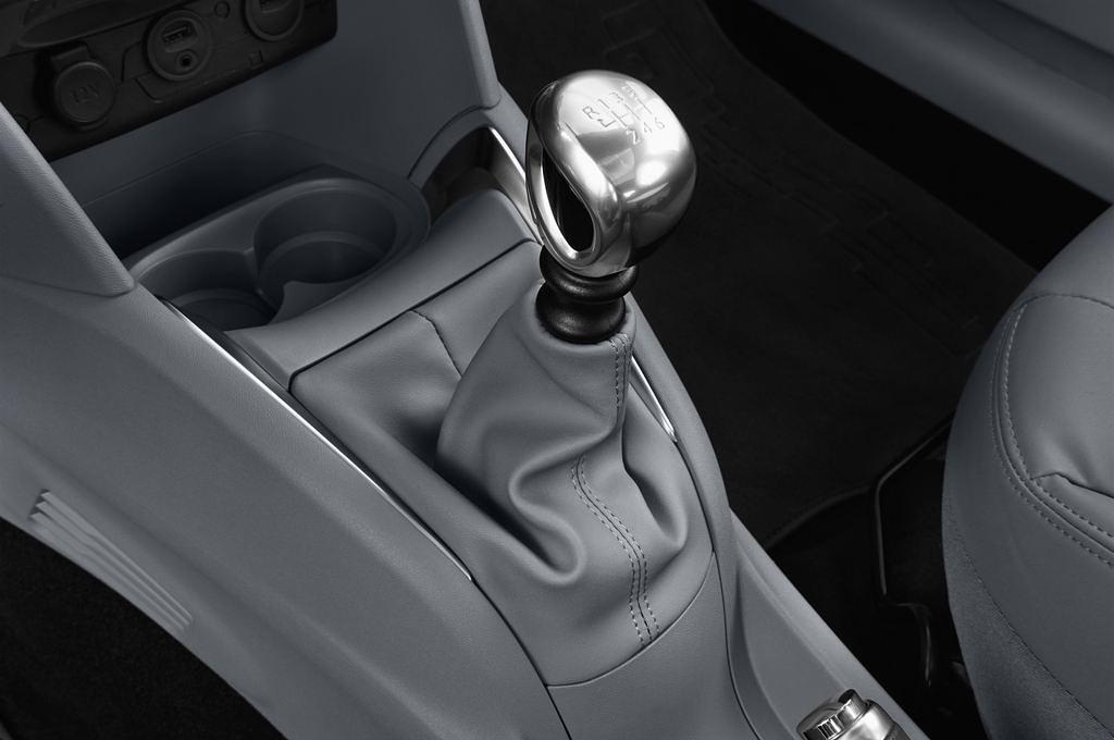Peugeot 208 (Baujahr 2012) Allure 5 Türen Schalthebel