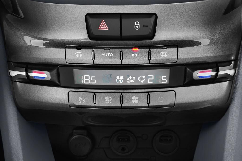 Peugeot 208 (Baujahr 2012) Allure 5 Türen Temperatur und Klimaanlage