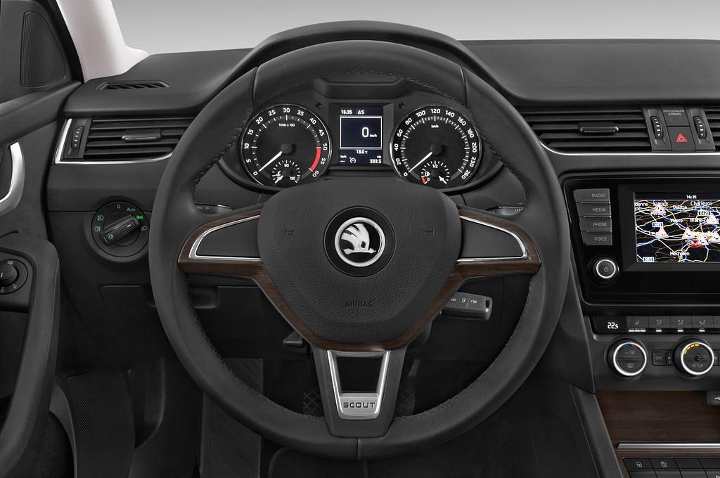 Skoda Octavia (Baujahr 2015) Scout 5 Türen Lenkrad