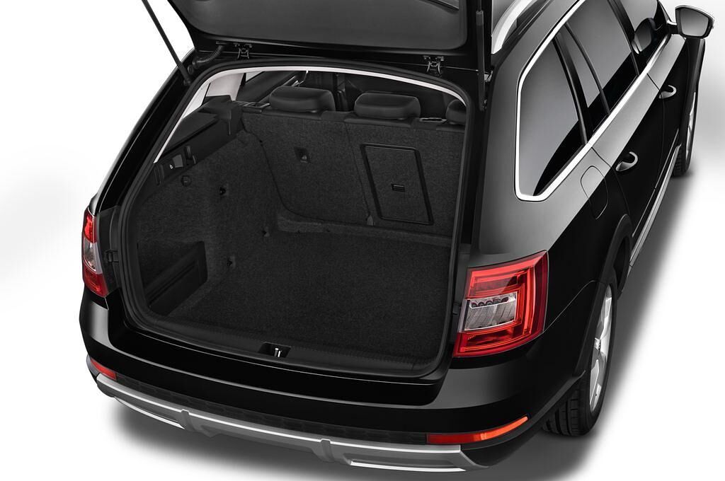Skoda Octavia (Baujahr 2015) Scout 5 Türen Kofferraum