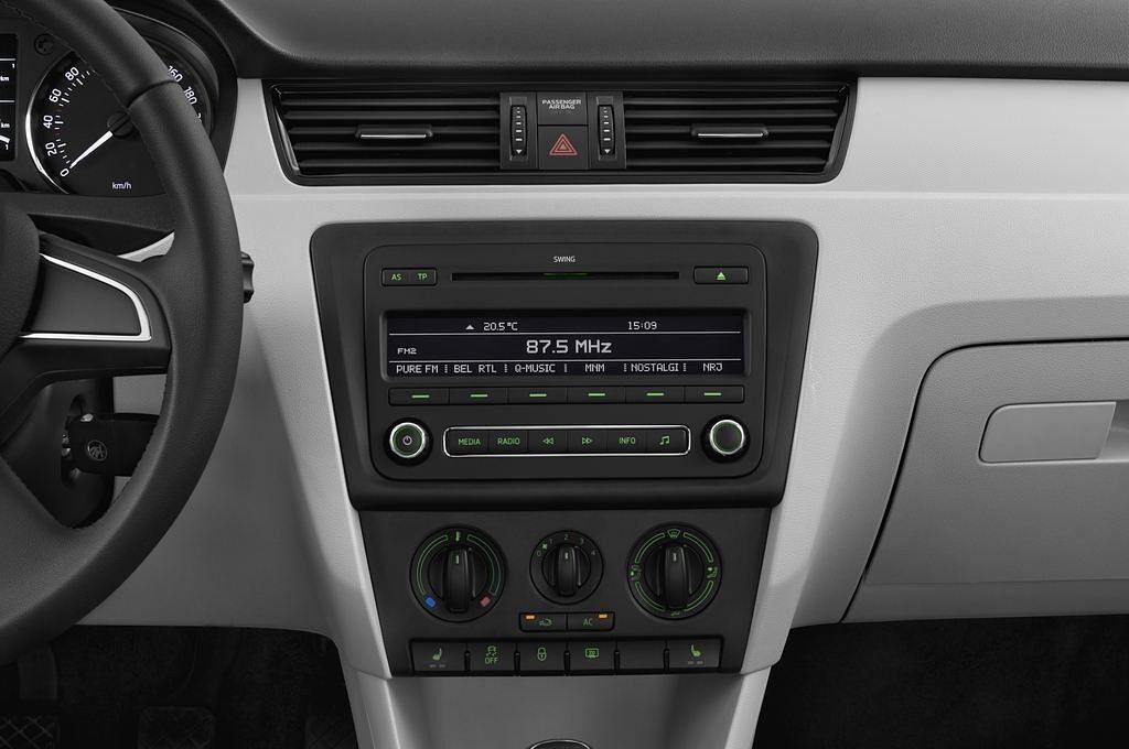 Skoda Rapid (Baujahr 2013) Elegance 5 Türen Mittelkonsole