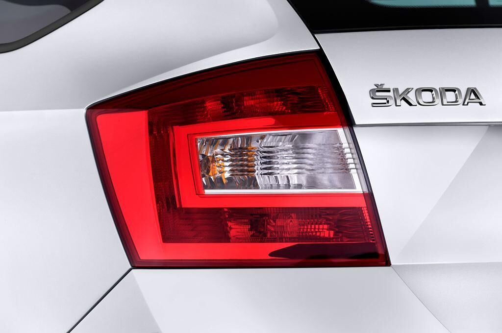 Skoda Rapid Spaceback (Baujahr 2014) Elegance 5 Türen Rücklicht
