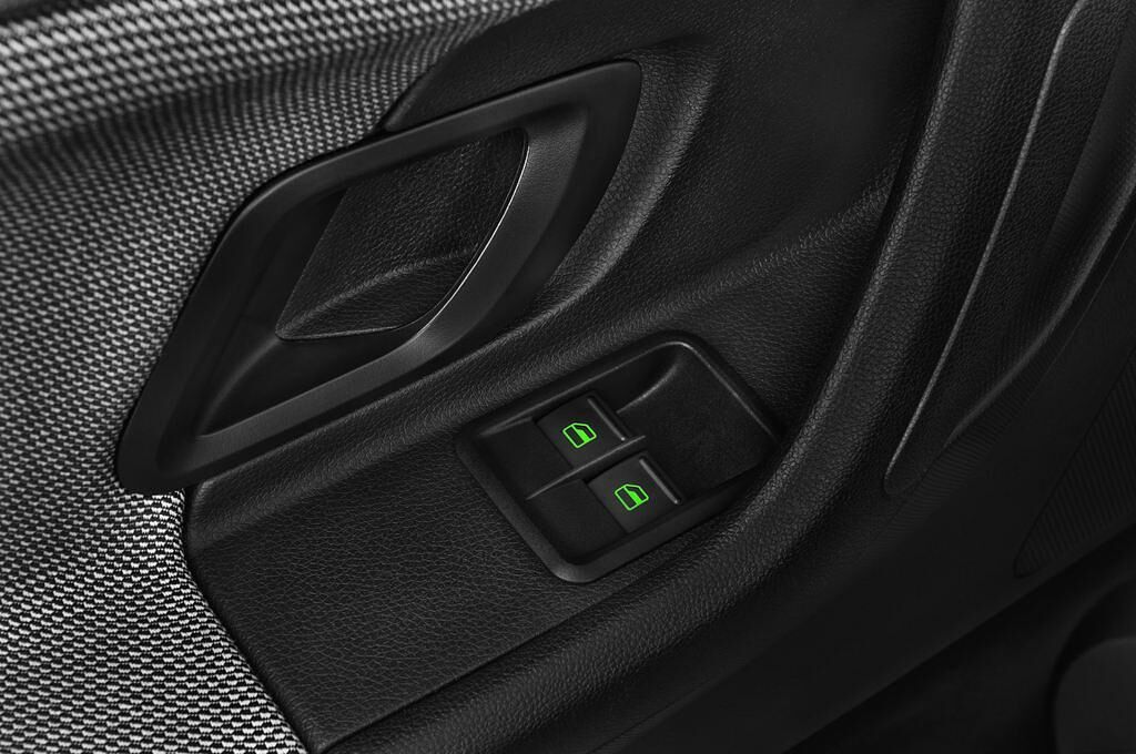 Skoda Roomster (Baujahr 2013) Active 5 Türen Bedienungselemente Tür