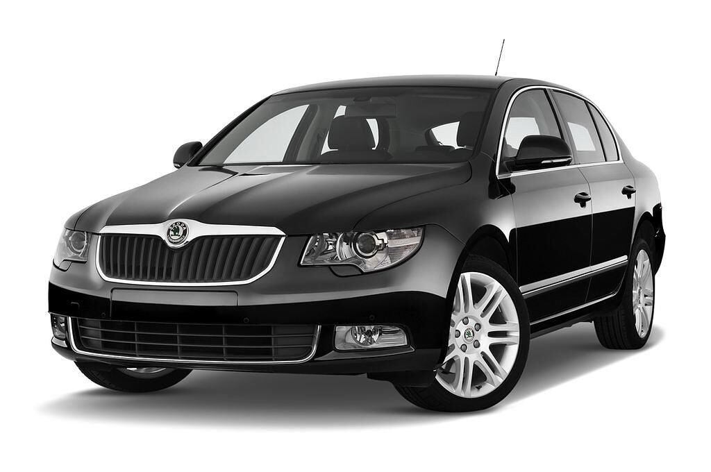 Skoda Superb (Baujahr 2009) Elegance 4 Türen seitlich vorne mit Felge