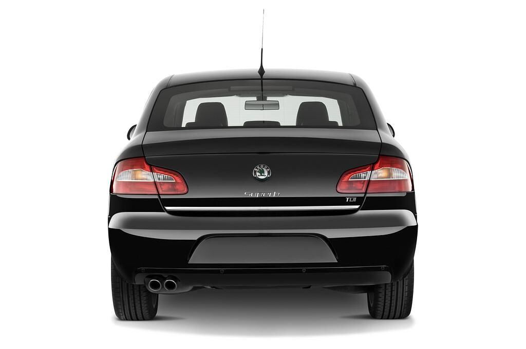 Skoda Superb (Baujahr 2009) Elegance 4 Türen Heckansicht