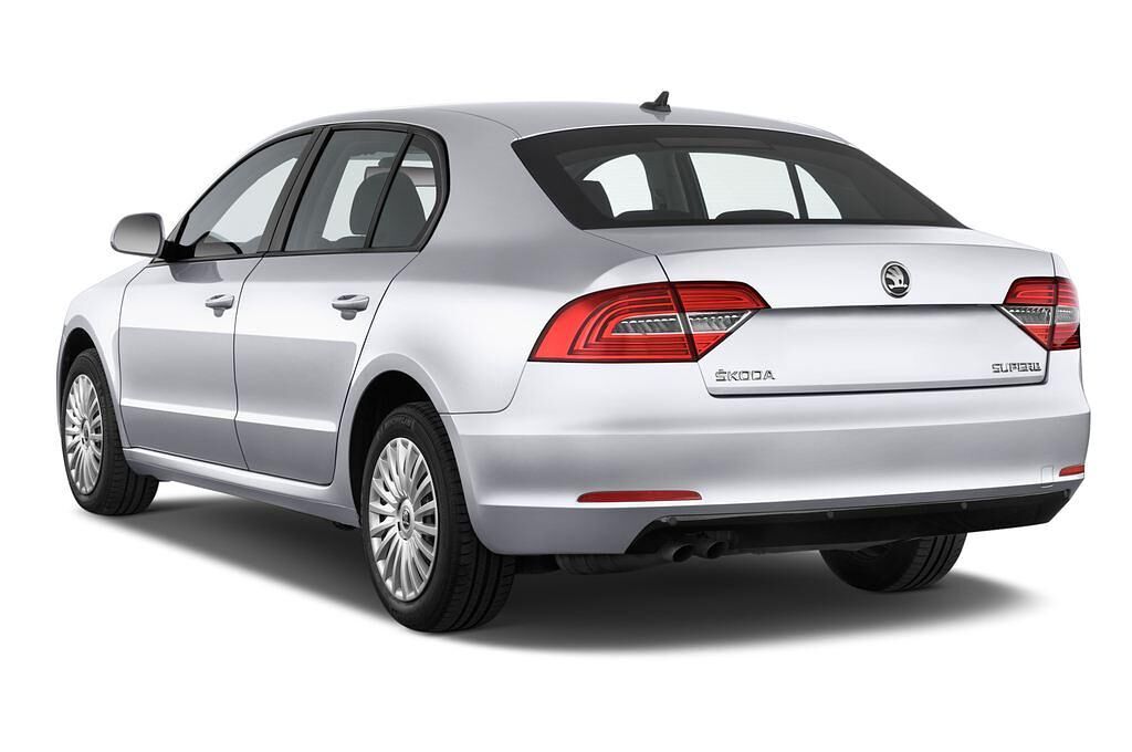 Skoda Superb (Baujahr 2015) Active 5 Türen seitlich hinten