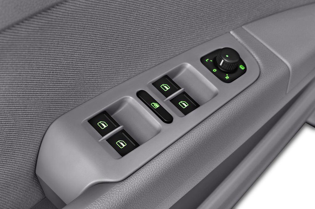 Skoda Superb (Baujahr 2014) Ambition 5 Türen Bedienungselemente Tür