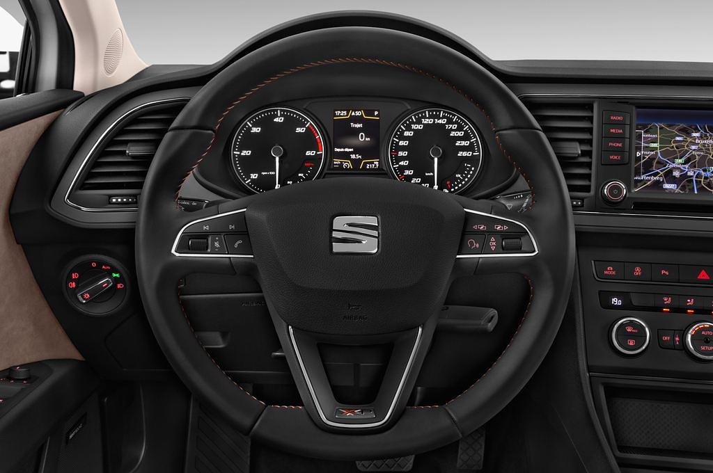 SEAT Leon (Baujahr 2015) X-Perience 5 Türen Lenkrad