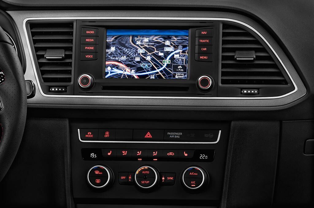 SEAT Leon SC (Baujahr 2014) FR 3 Türen Mittelkonsole