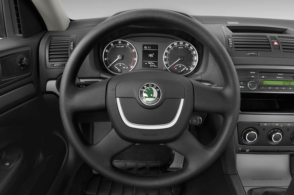 Skoda Octavia (Baujahr 2009) Classic 4 Türen Lenkrad